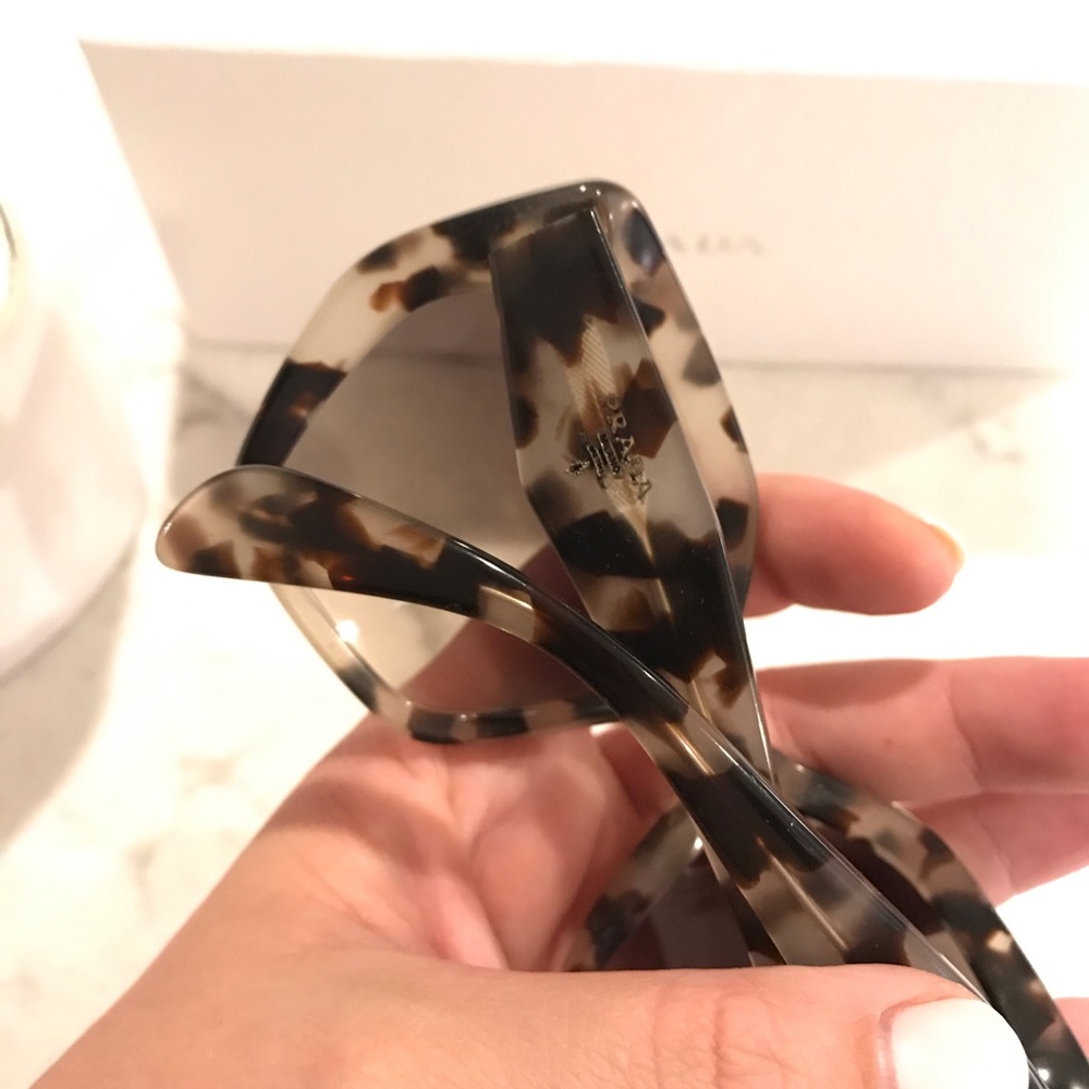 Prada sunglasses - Picture 2 of 4